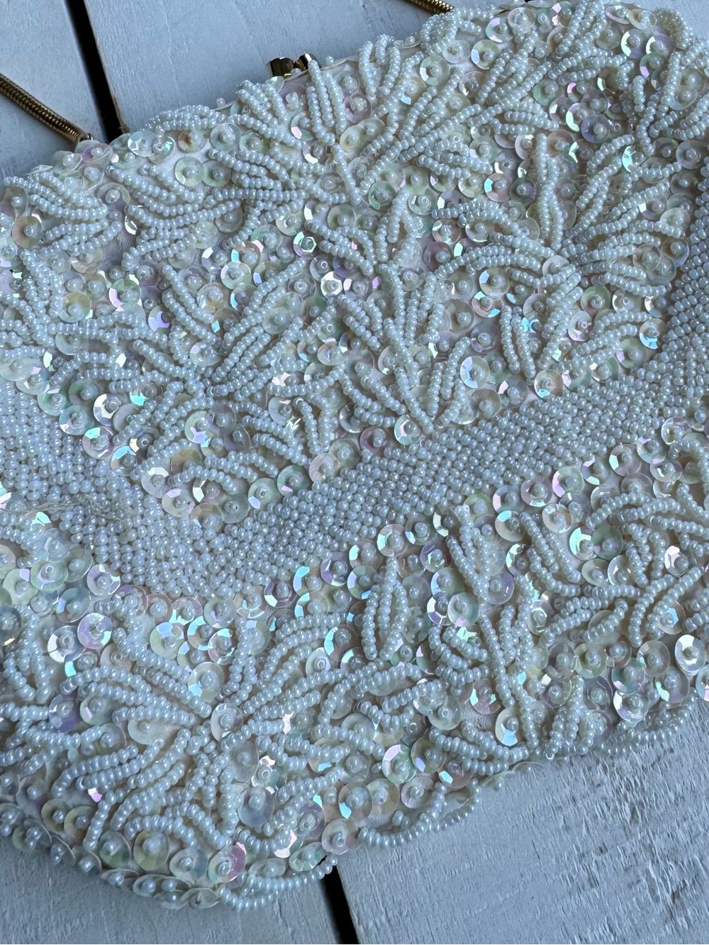 Vintage 1950-60’s Ivory Hand-Beaded Evening Clutch with Chain Strap - Picture 3 of 8